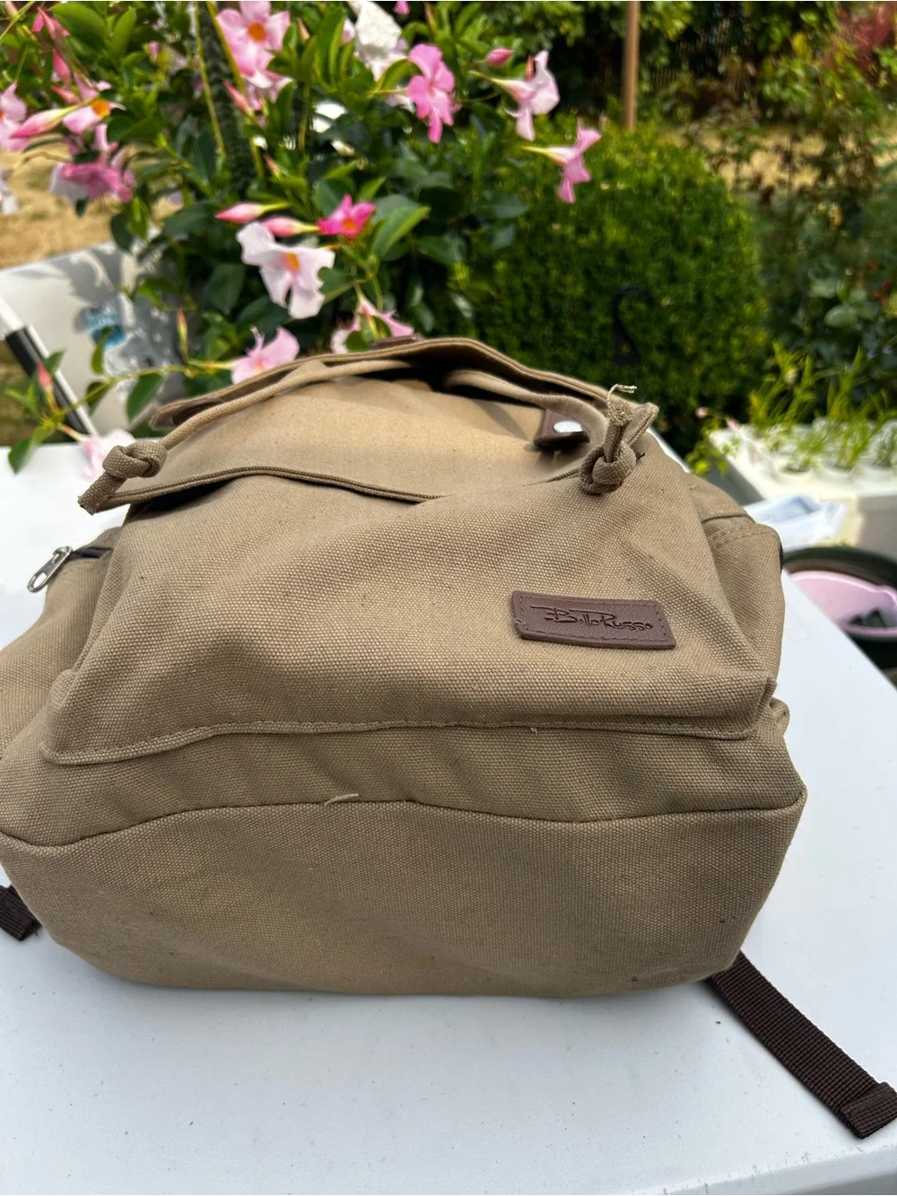 Bella Roso men’s Khaki Canvas Drawstring Backpack with Brown Trim Sz 17”x12” 8”